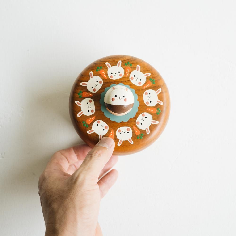木絵雑貨　菓子器(うさぎ) 作家さんの器と暮らしにまつわる道具のお店｜イロドリ