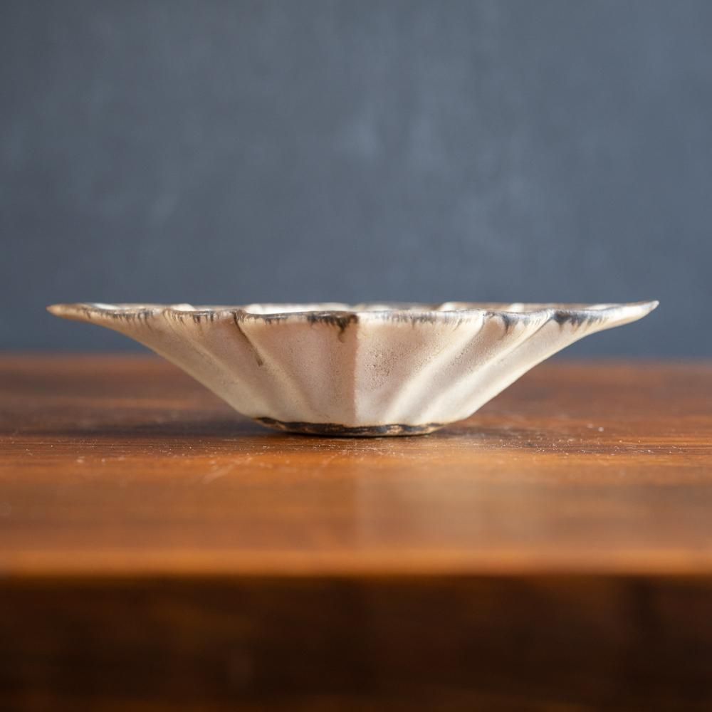 吉沢寛郎 花菱鉢 作家もの】吉沢寛郎 花菱鉢 アンティーク風 - メルカリ