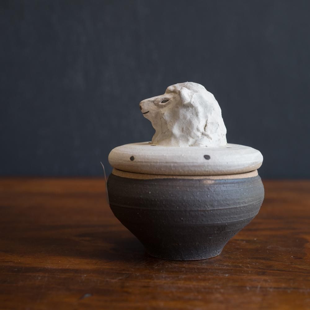 (2023年7月)  acnepotterystudio 動物の塩壺（羊）  　A20C