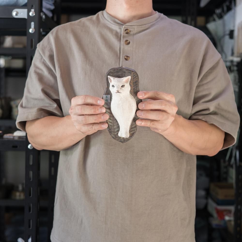 (2023年7月)  acnepotterystudio 猫の壁掛け花器 （白猫） 　A27