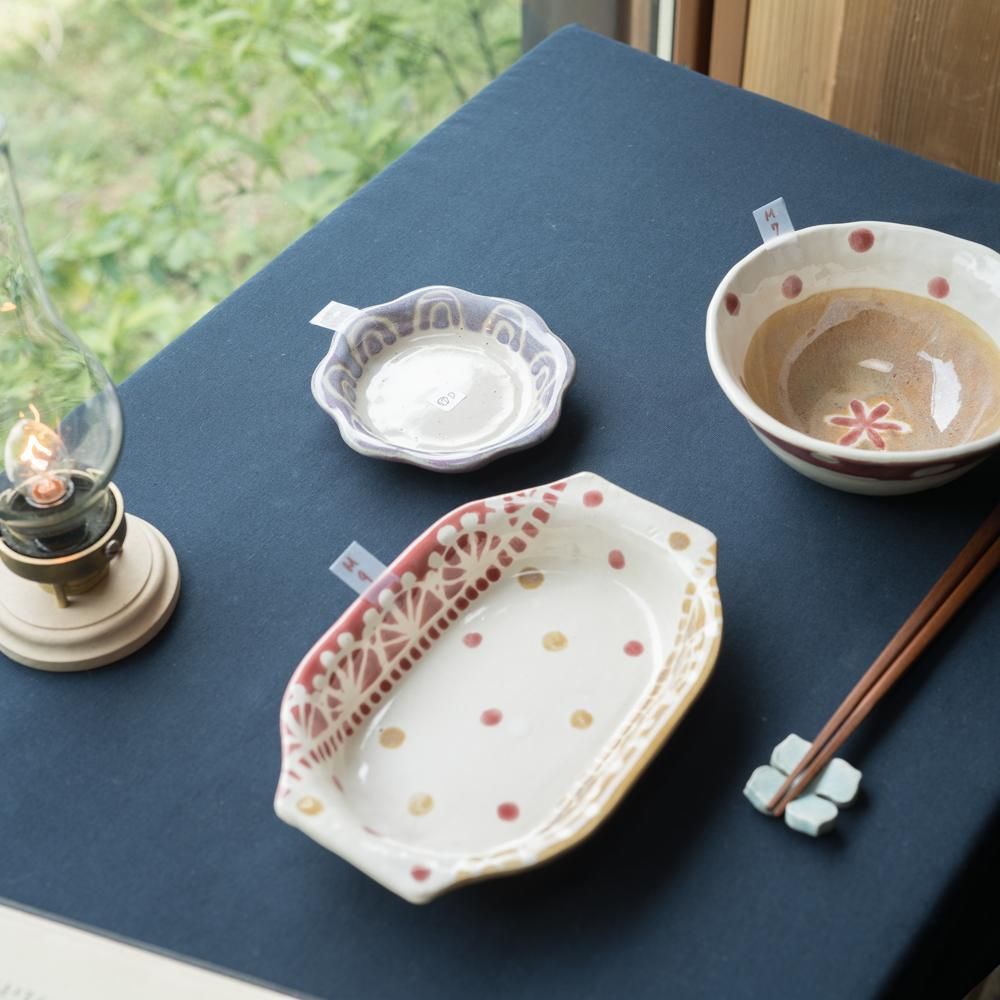 （2023年8月イロドリ陶器市）  三浦愛子   花豆皿　M17D