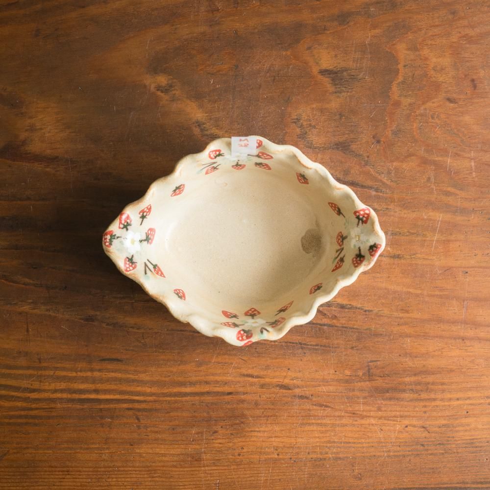 新品　三浦愛子さん　フリルといちご模様が可愛い大鉢　陶芸作家　大皿プレート陶器 新品 三浦愛子さん フリルといちご模様が可愛い大鉢 陶芸作家