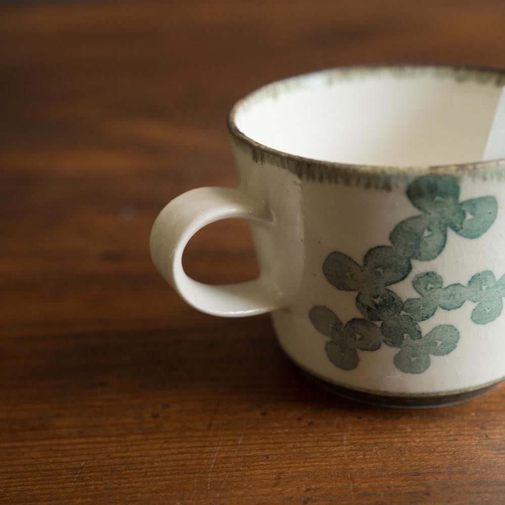 （2023年9月イロドリ陶器市） かとうようこ コーヒーカップ （みつばミドリ） か39
