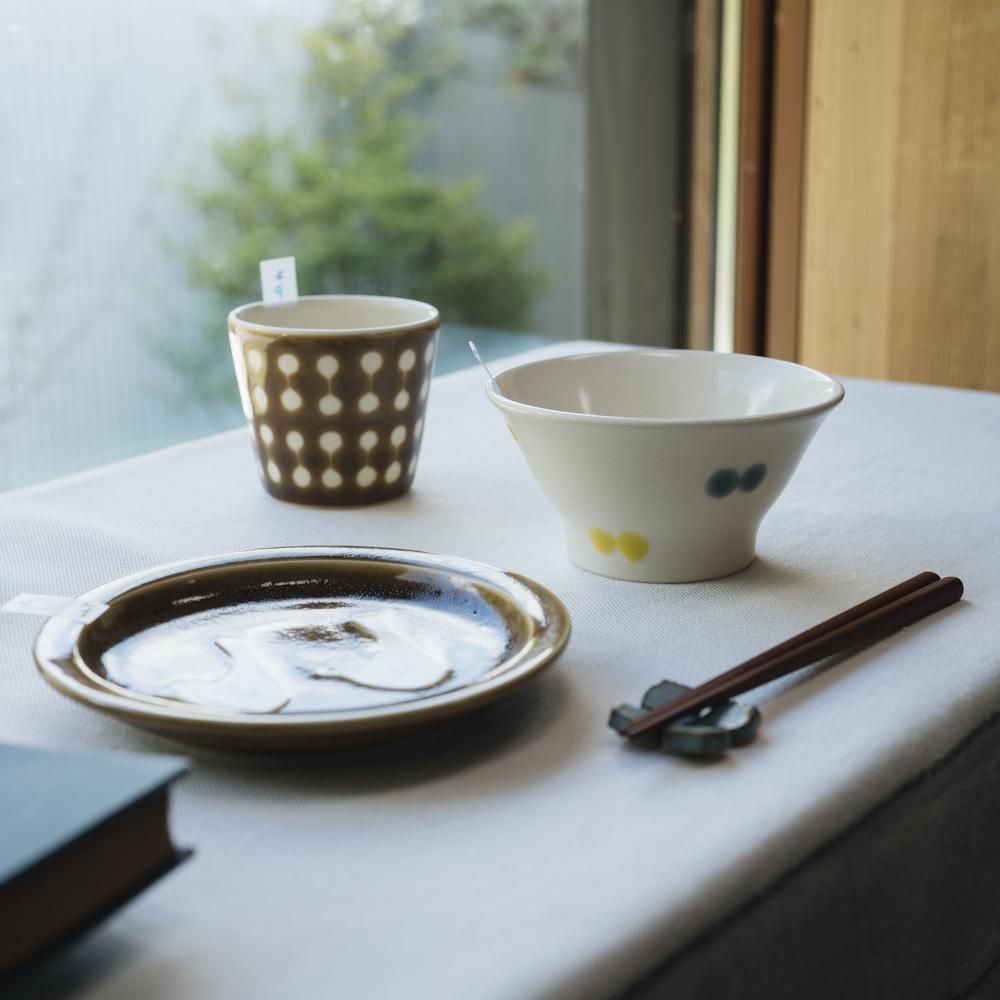 （2023年10月web展 ）   よぎみちこ  飯碗白地黄グレー∞　よ88