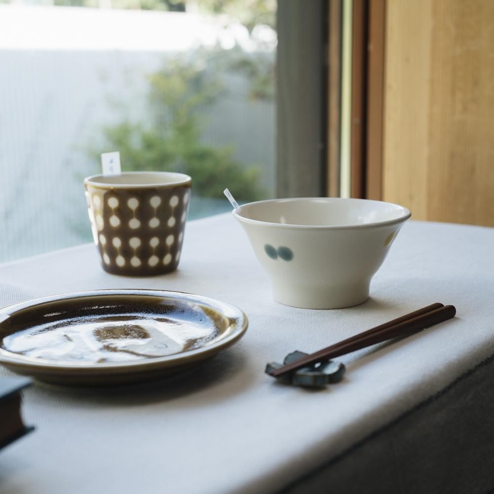 （2023年10月web展 ）   よぎみちこ  飯碗白地黄グレー∞　よ89