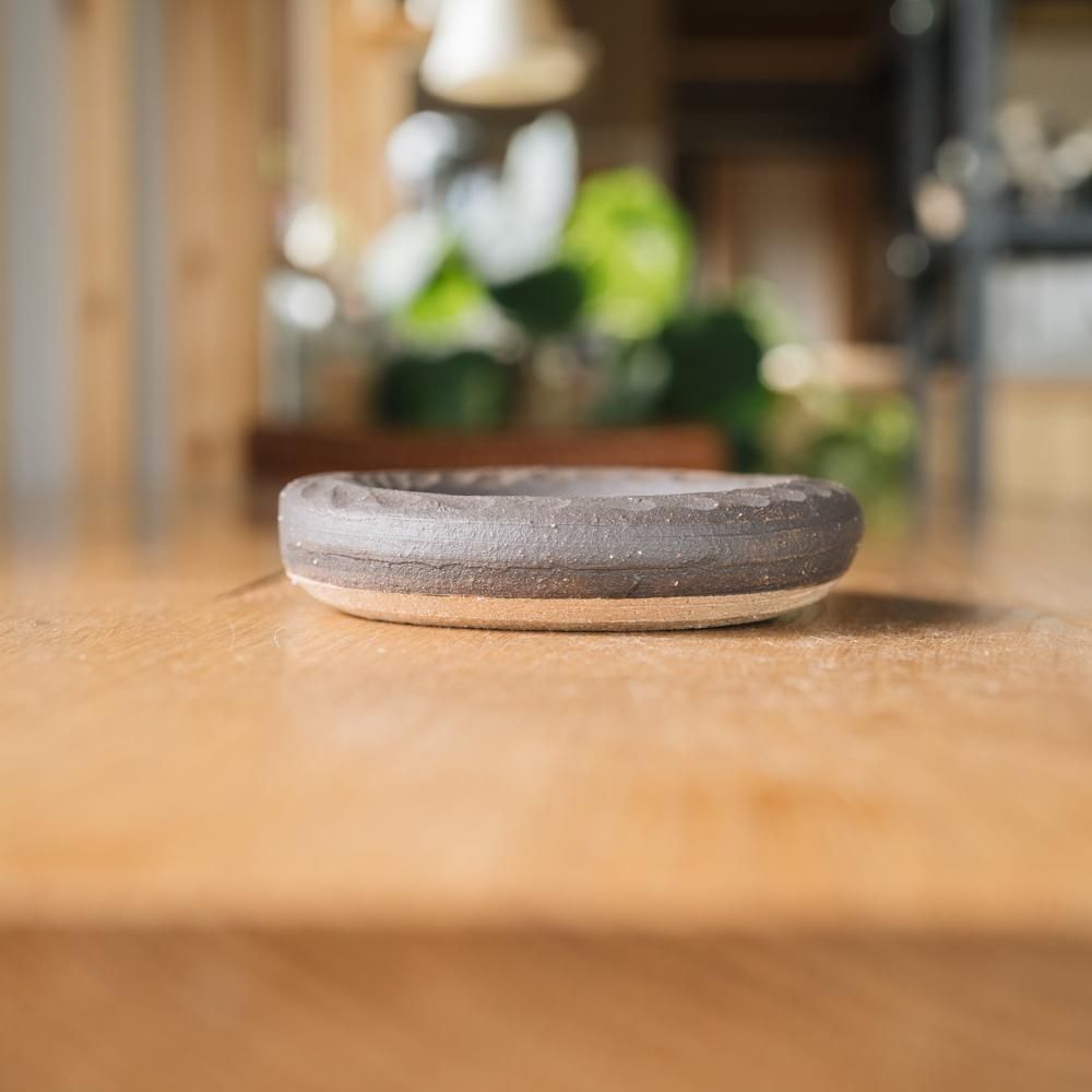 (2023年12月)  acnepotterystudio パンダの壁掛け花器 　A23