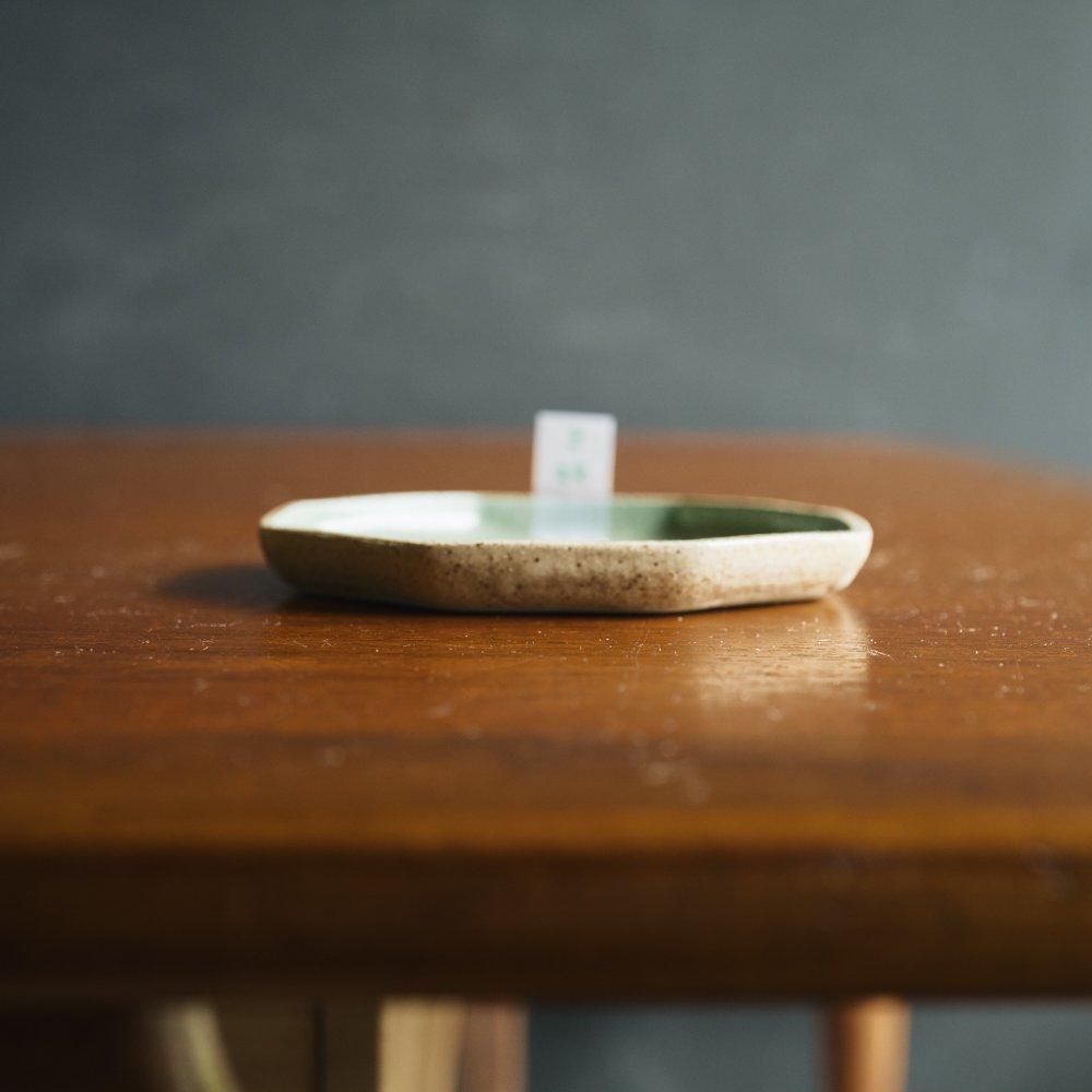 ※数量制限あり （2024年5月イロドリweb個展）  苔色工房　八角小皿シロクマ／ミントグリーン　こ22