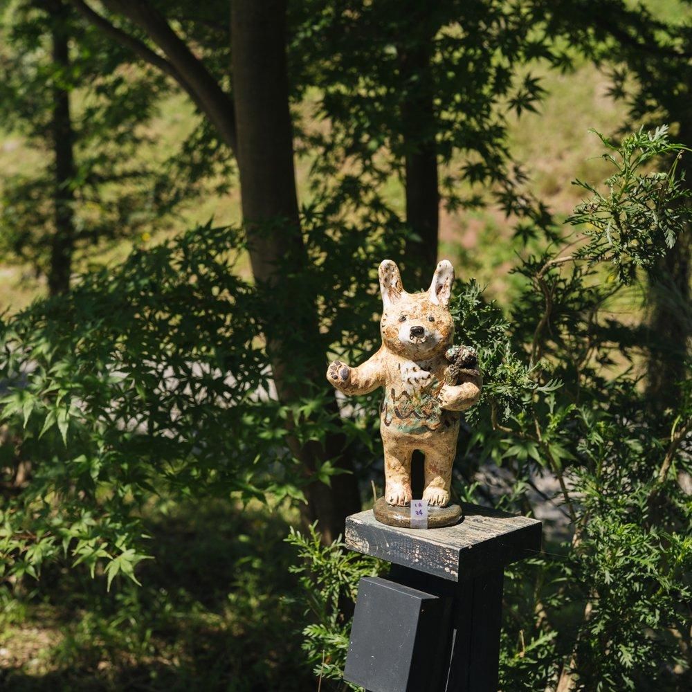 （2024年5月）濱比嘉詩子　陶人形　花持ちうさぎ　（は24）