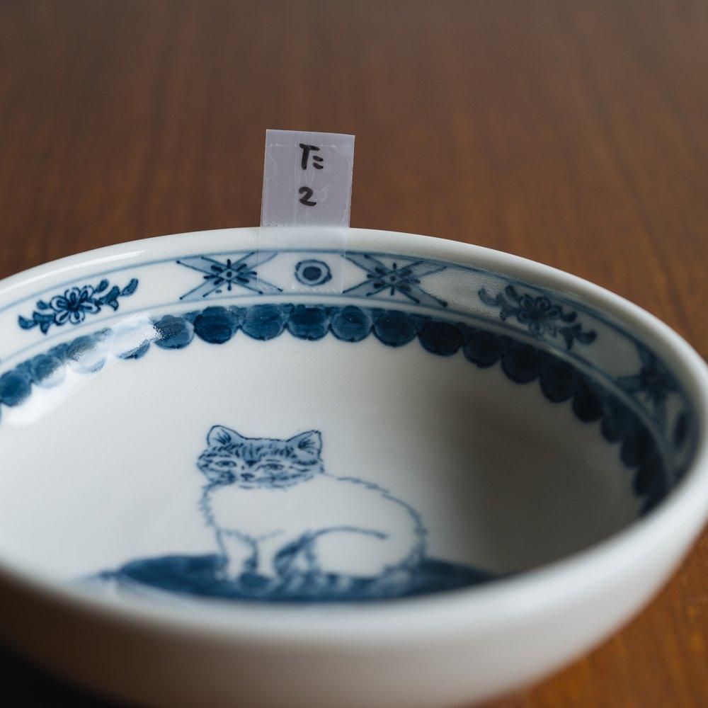 （2024年6月）*tarrie woo*　染付小皿　猫とクッション　（た2）