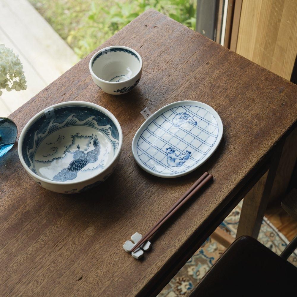 （2024年6月）*tarrie woo*　はらり、猫約物のだえん中皿　（た12）