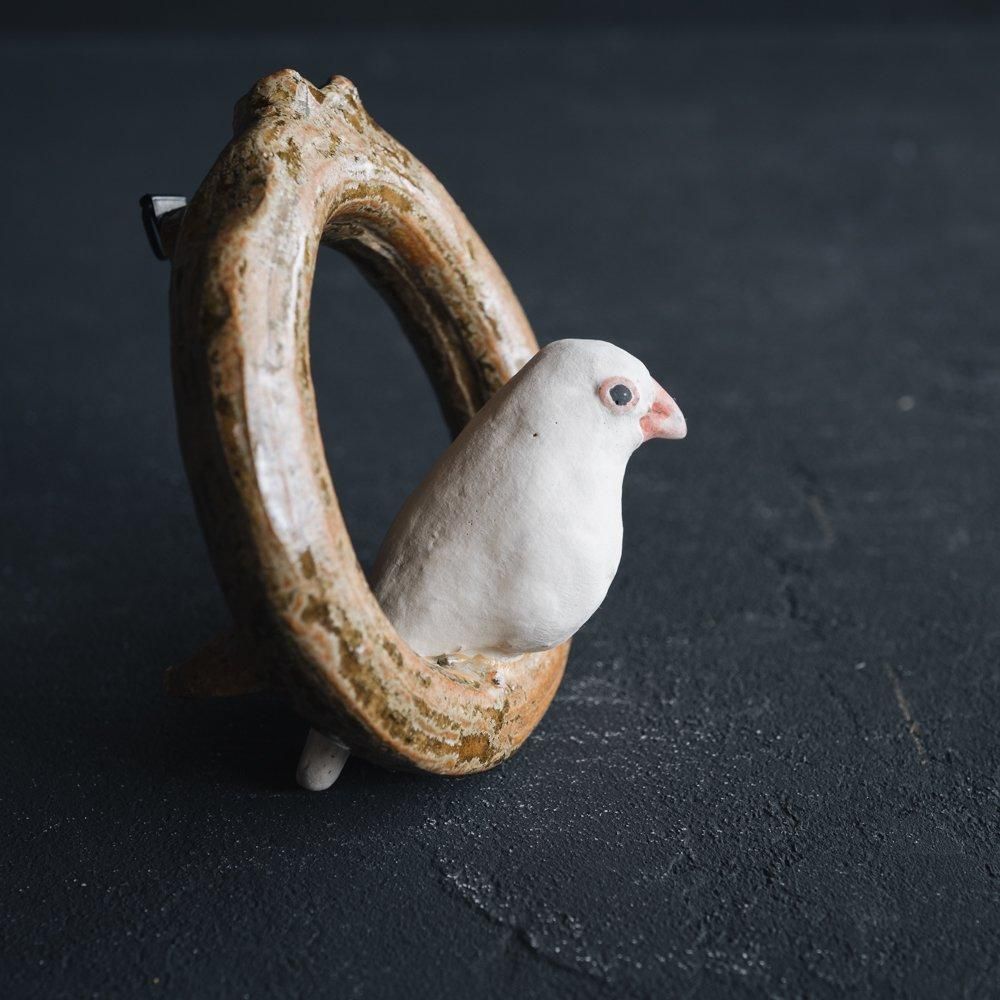 （2024年7月）【1点もの】acnepotterystudio 文鳥の壁かけ花器　A22