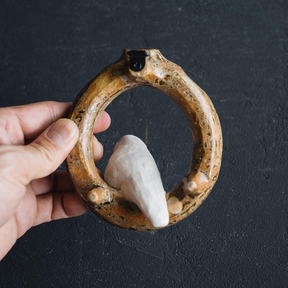 （2024年7月）【1点もの】acnepotterystudio 文鳥の壁かけ花器　A22