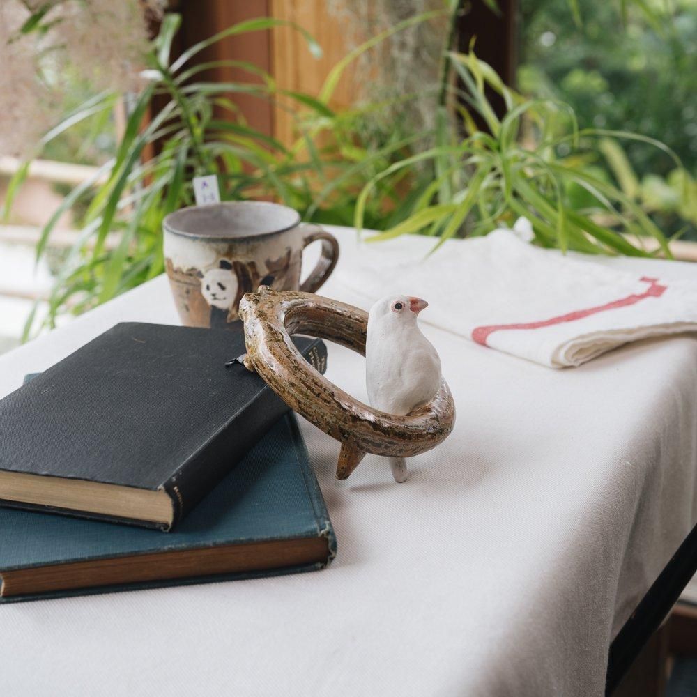 （2024年7月）【1点もの】acnepotterystudio 文鳥の壁かけ花器　A22