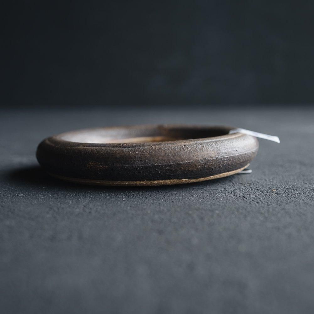 （2024年7月）【1点もの】acnepotterystudio うさぎの壁かけ花器（金彩）　A28