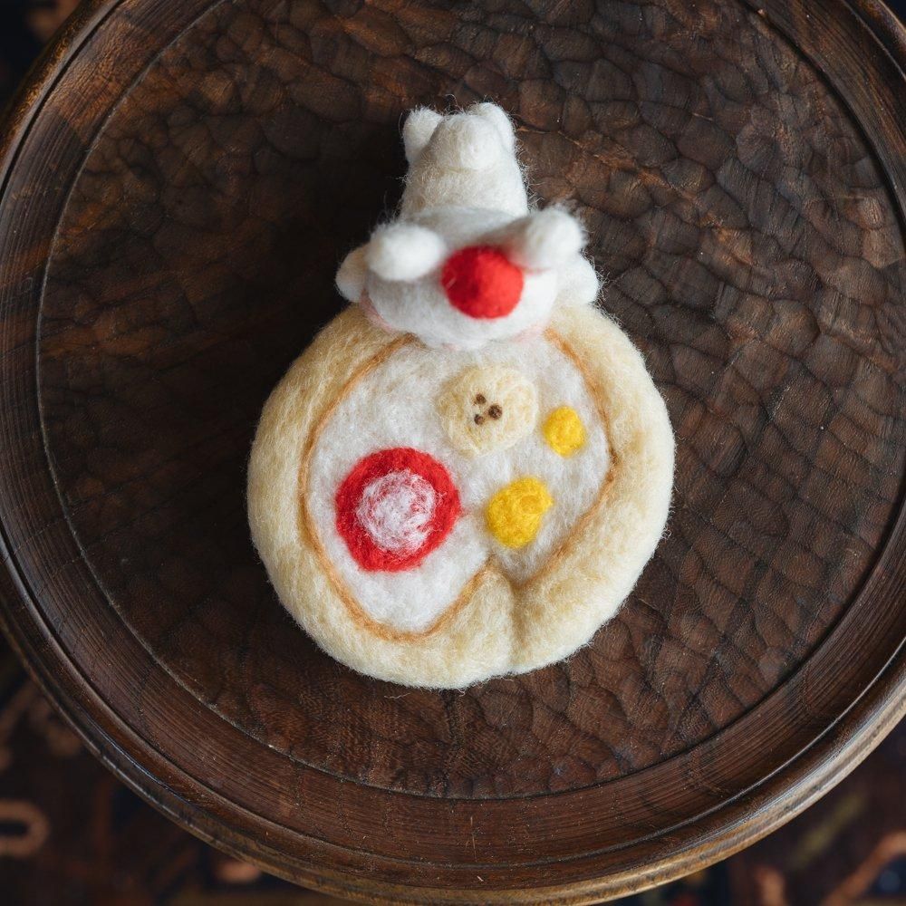 （2024年8月 ）【1点もの】くまぷりん　うさぎのいちごロールケーキ　く4