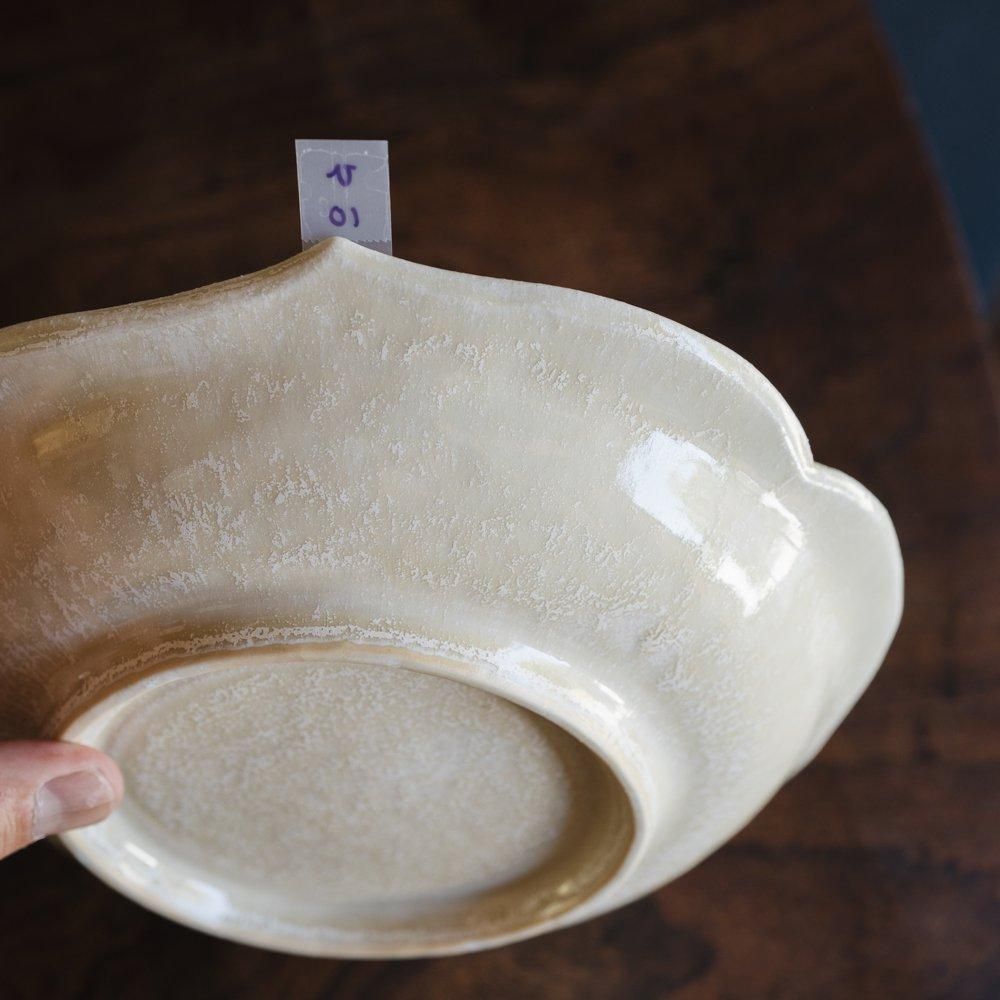 (2024年9月WEB個展)　広瀬佳子　三葉ボウルL（鳥の子）　 ひ10