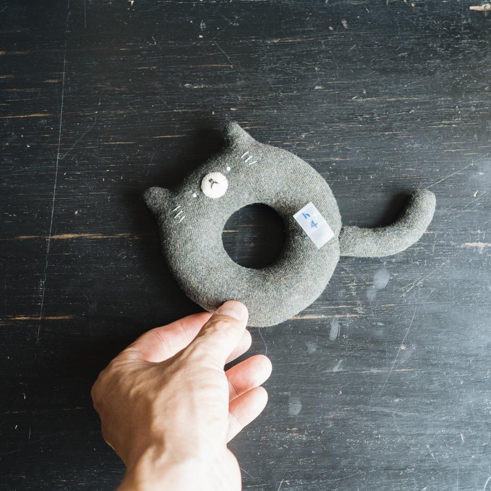 （2024年10月） HOKKORI DONUT COASTER　お口周りが白い黒猫さん　h4
