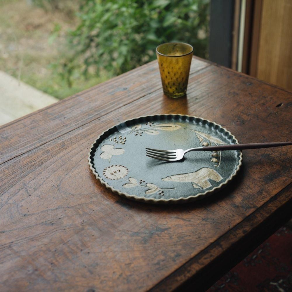 （2024年10月web展）   苔色工房　なみなみプレート／シロクマリースネイビー　こ1