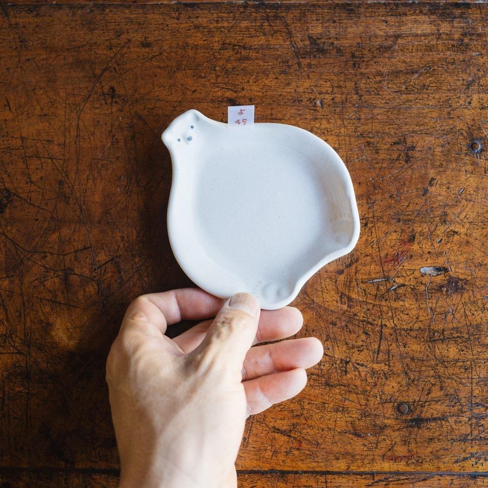 さ*ん様 ヨシノヒトシ クマの魚釣りデザイン皿 ヨシノヒトシ クマの