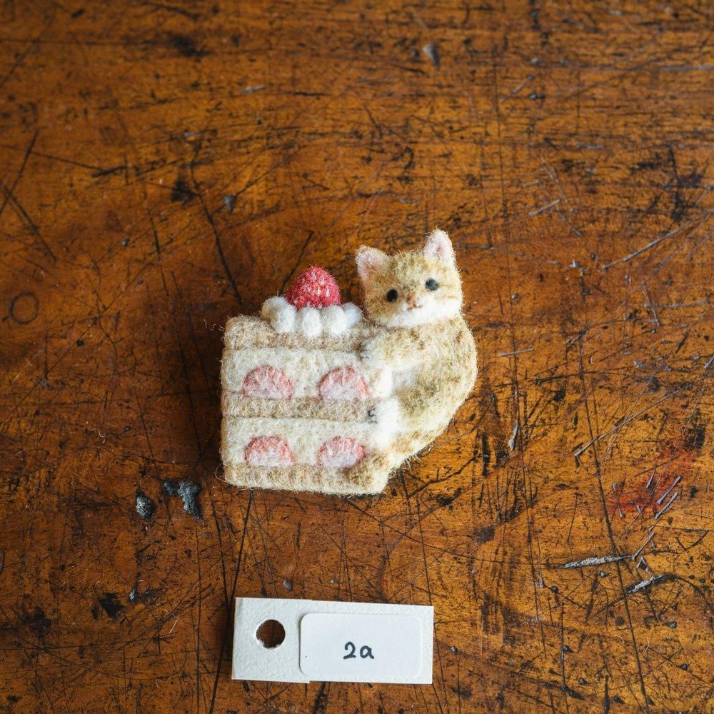 (2024年11月web展) RORO　ネコと苺のミルフィーユ　R2a