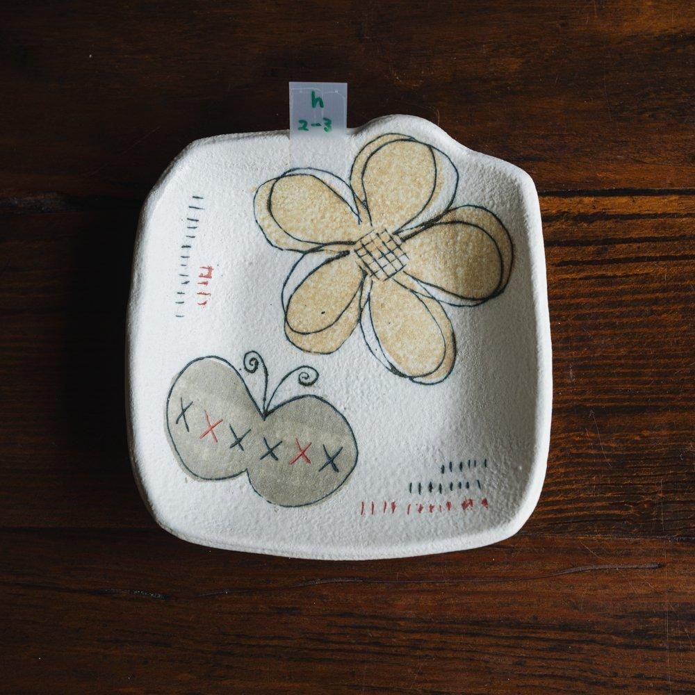 (2024年12月)    hapun pottery　耳付き角小皿　h2-3