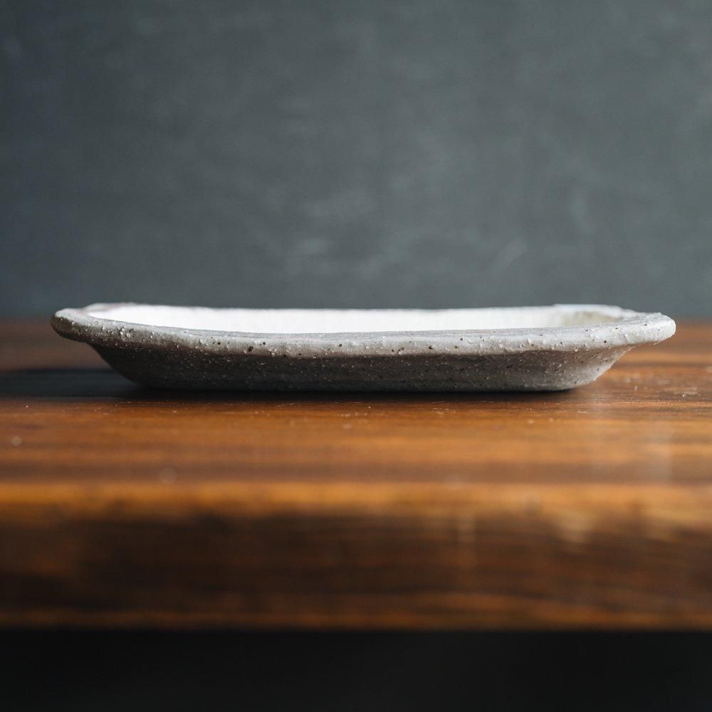 (2024年12月)    hapun pottery　リム長皿　h10-3