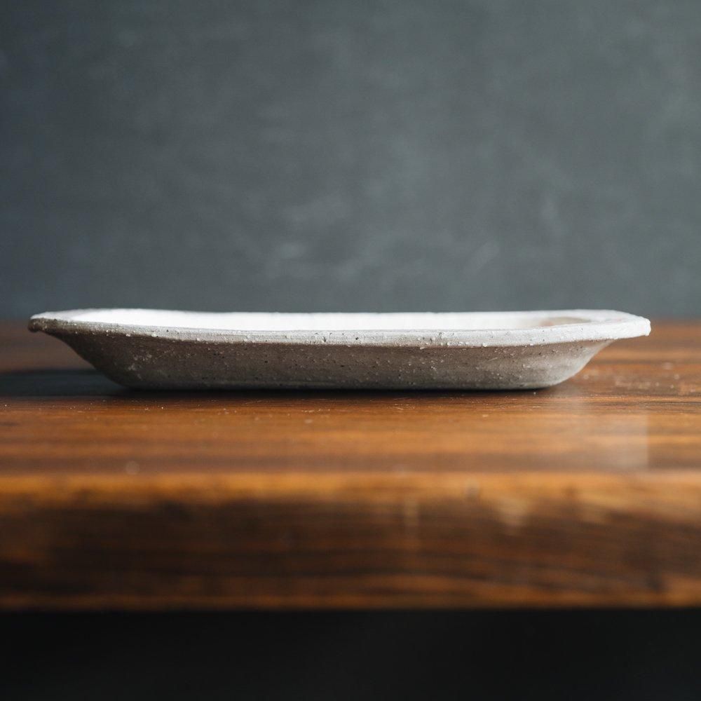 (2024年12月)    hapun pottery　リム長皿　h10-4