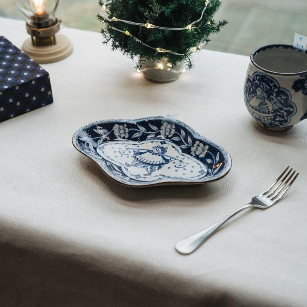 （2024年12月web個展）【1点もの】ヒヅミ峠舎　染付花型皿　ヒ20-1