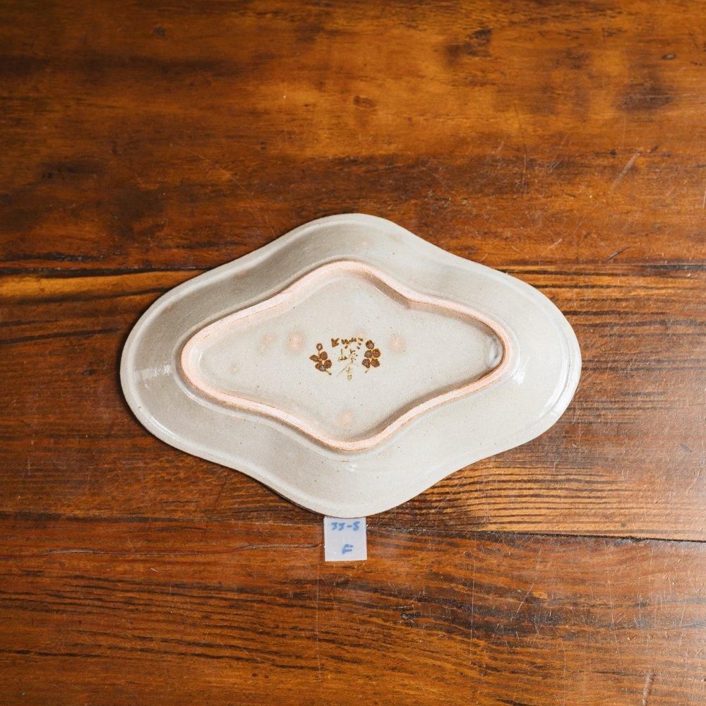 （2024年12月web個展）【1点もの】ヒヅミ峠舎　色絵花型皿　ヒ22-2