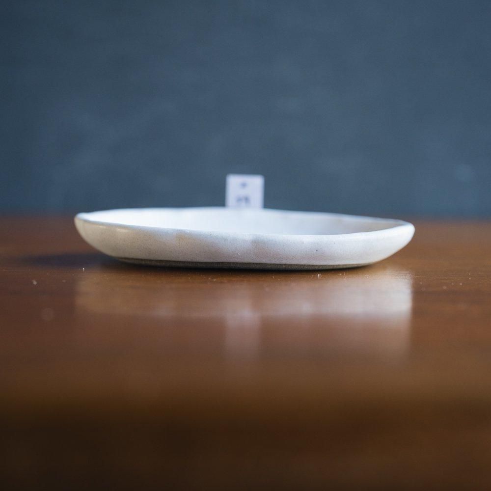 (2025年3月) よしざわ窯　トイプードルの小皿　よ59
