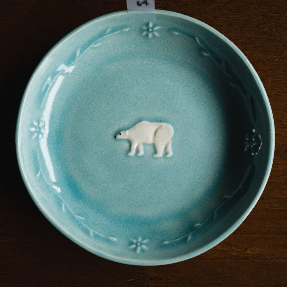 (2025年2月) よしざわ窯　花とシロクマのまる小皿（貫入あり）　よ64