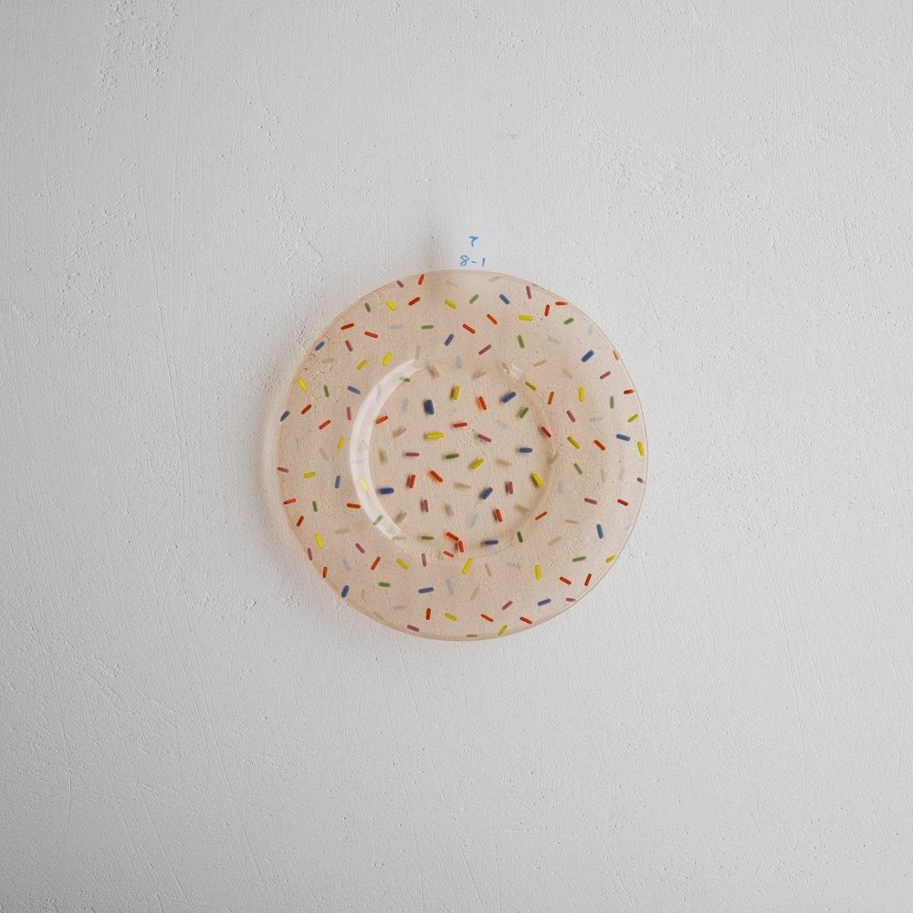 天気雨さん プレート 天気雨さんのガラス 、ビールストーン風のお皿のご紹介です