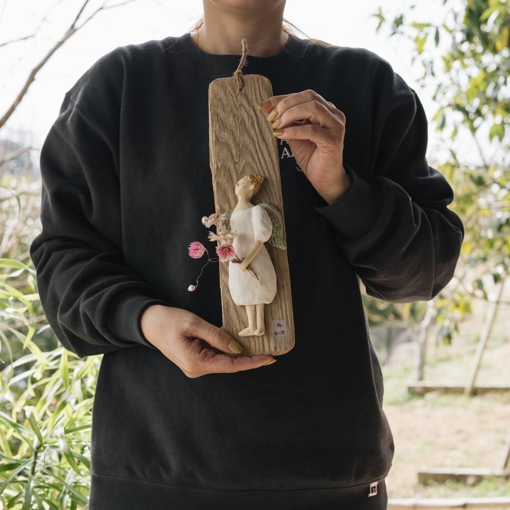 （2025年3月）【1点もの】ねこめ 陶器と流木の壁掛け　ね4-4