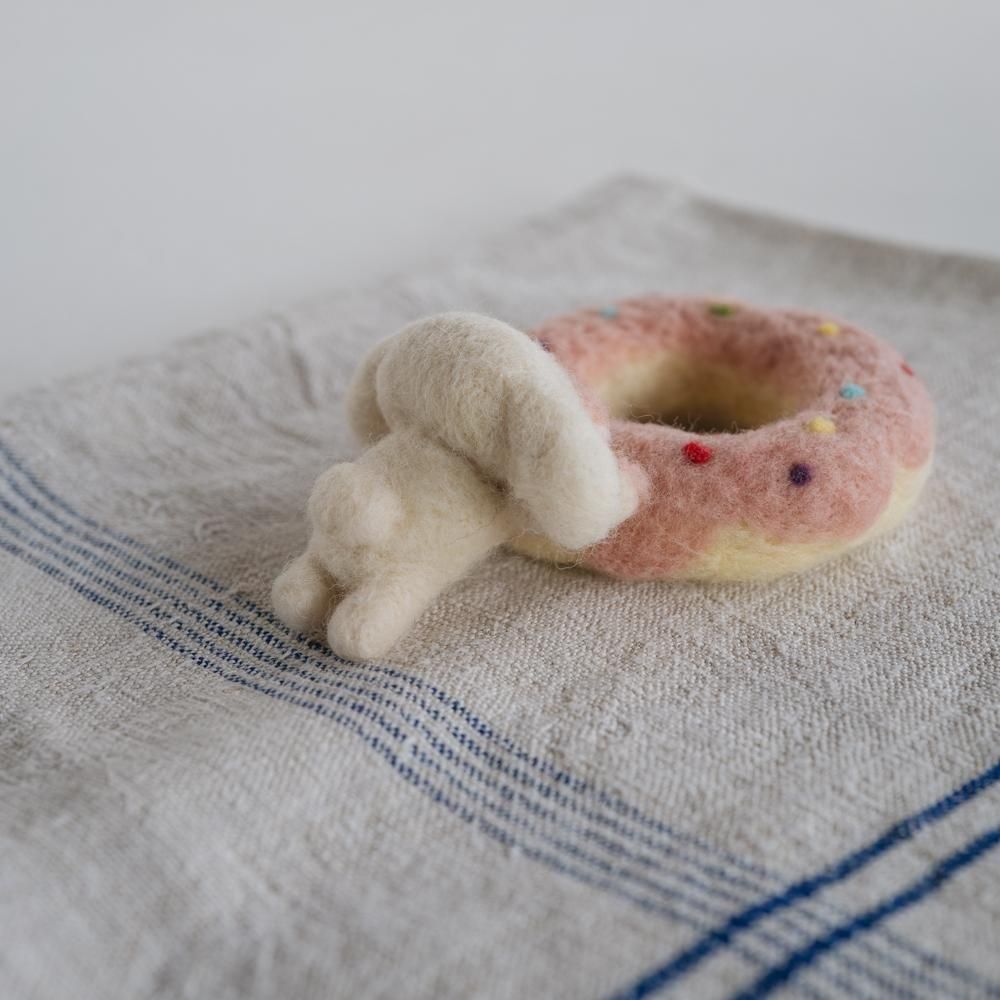 （2025年3月 ）【1点もの】くまぷりん　ロップイヤーの食べすぎいちごドーナツ　く3