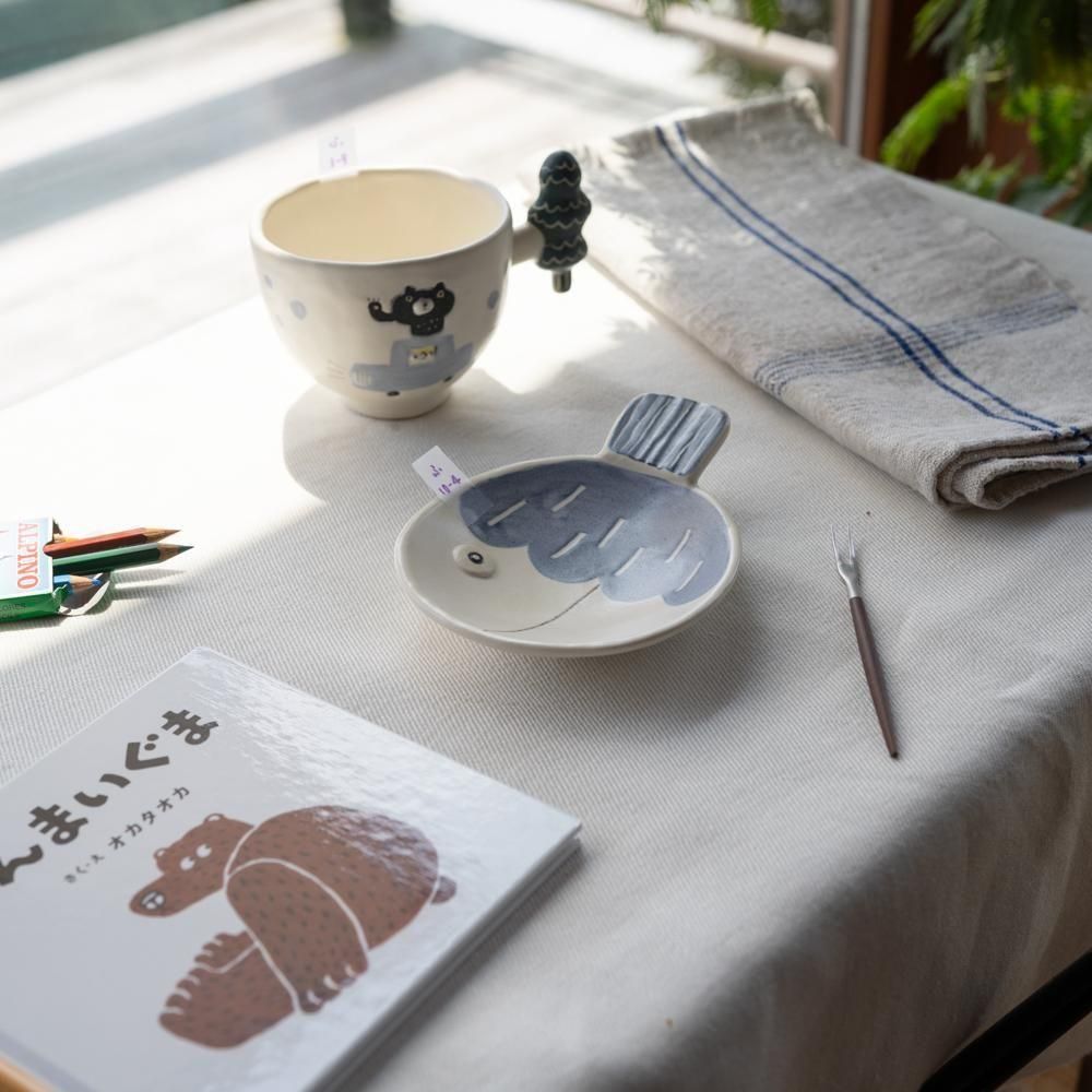 (2025年4月イロドリWEB個展)【1点もの】　 古澤彩    お魚小皿　ふ10-4