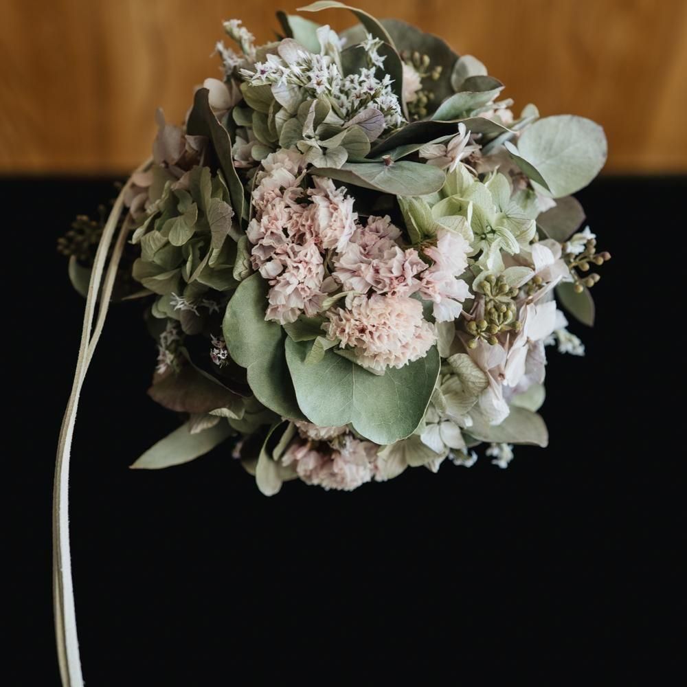 (2025年4月)【1点もの】 lilas    紫陽花とソロモンのフラワーボール　は2-1