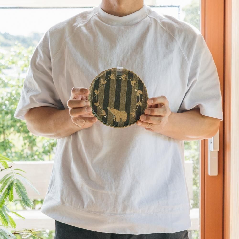 ※数量制限あり（2025年4月web個展）   苔色工房　なみなみプレート　ストライプシロクマ／ネイビー　こ5
