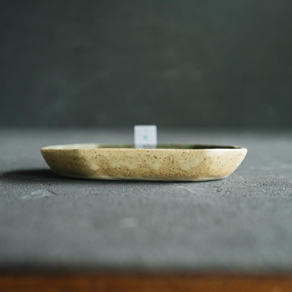 ※数量制限あり（2025年4月web個展）   苔色工房　長八角小皿　キツネ／グリーン　こ8