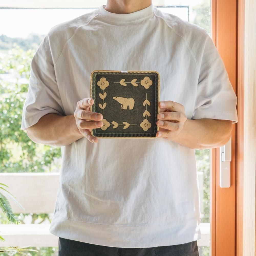 ※数量制限あり（2025年4月web個展）   苔色工房　【耐熱】なみなみ四角皿　／シロクマ　こ24