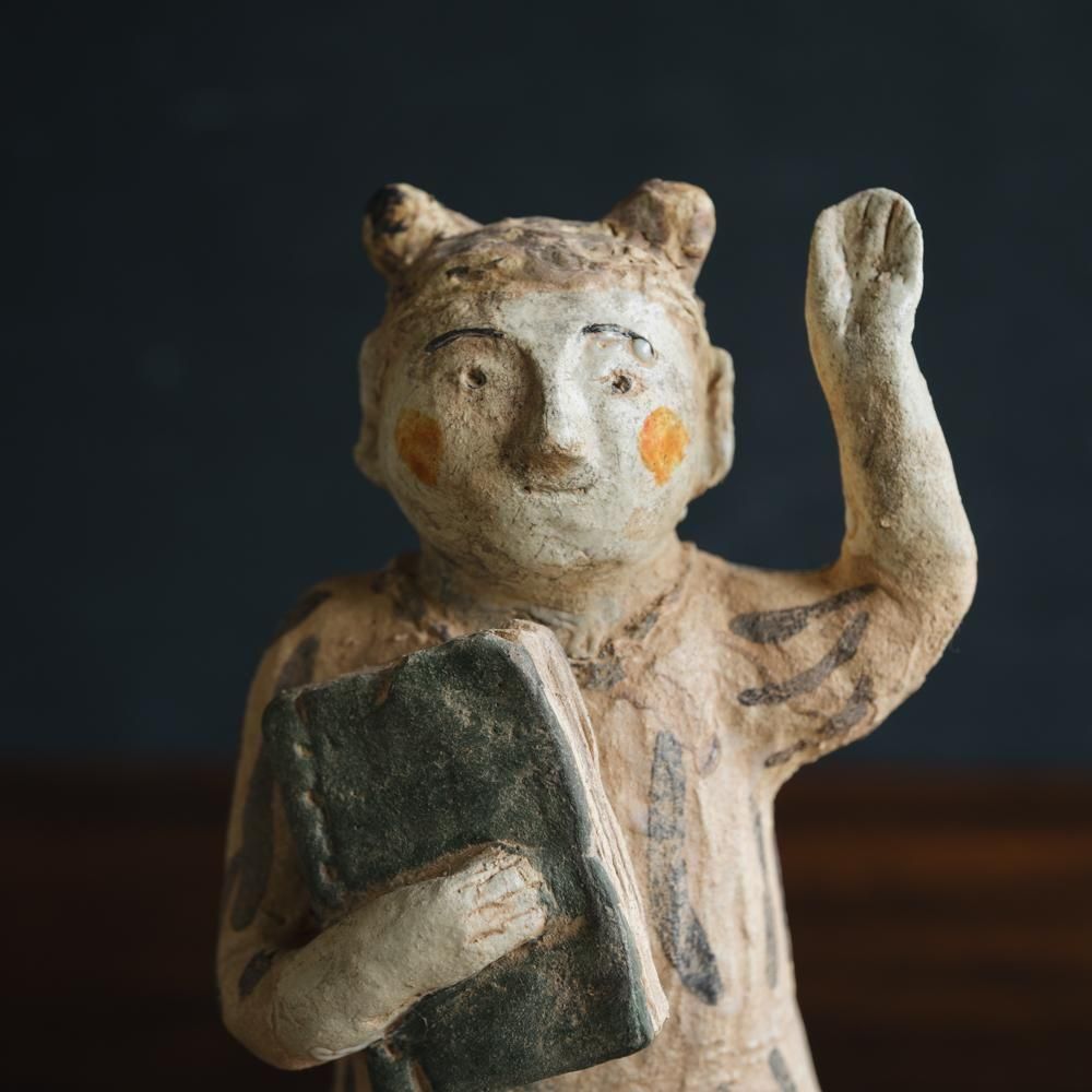（2025年5月）濱比嘉詩子　陶人形　本を持つ人　（は5）