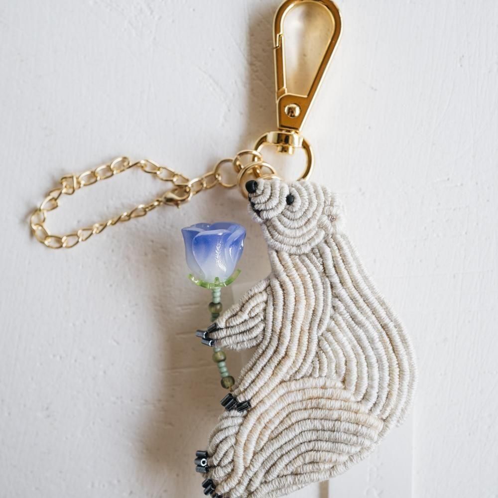 （2025年7月）【1点もの】yuki choucho　ホッキョクグマの刺繍ブローチ／バックチャーム　y4