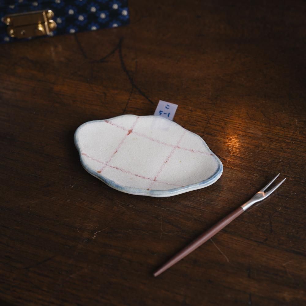 (2025年7月) 【1点もの】小渕祥子 小皿　こ5-1