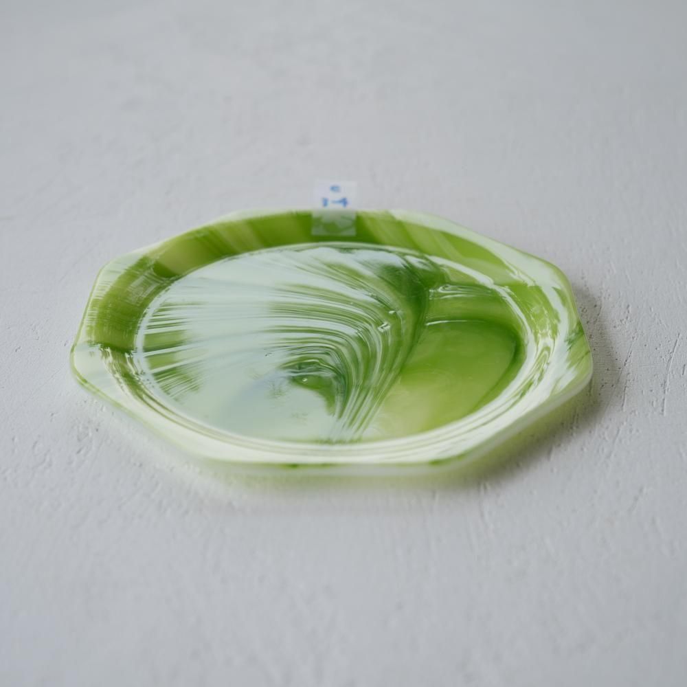 (2025年7月) 【1点もの】etrak glass　 八角形マーブルプレート（グリーン）　e3-4<img class='new_mark_img2' src='https://img.shop-pro.jp/img/new/icons1.gif' style='border:none;display:inline;margin:0px;padding:0px;width:auto;' />