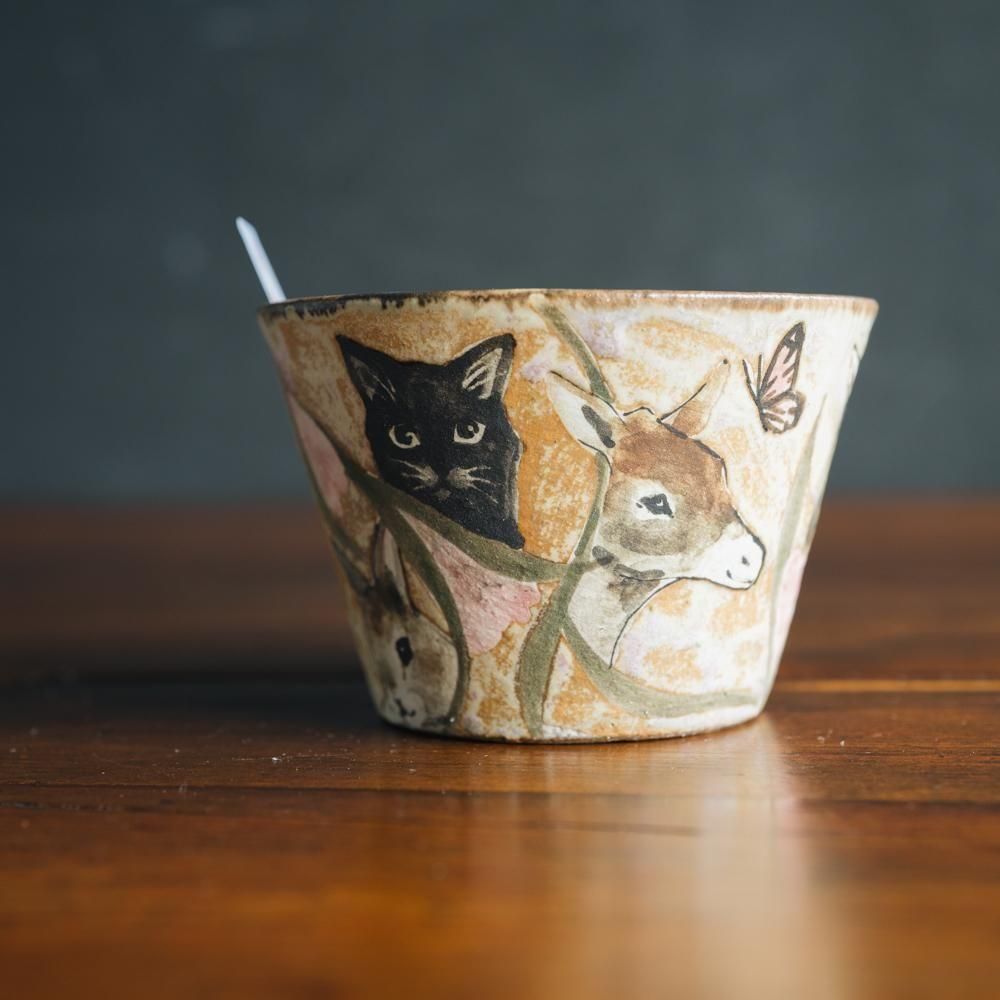 （2025年7月）【1点もの】acnepotterystudio　動物がたくさんのマグカップ　A4a<img class='new_mark_img2' src='https://img.shop-pro.jp/img/new/icons1.gif' style='border:none;display:inline;margin:0px;padding:0px;width:auto;' />