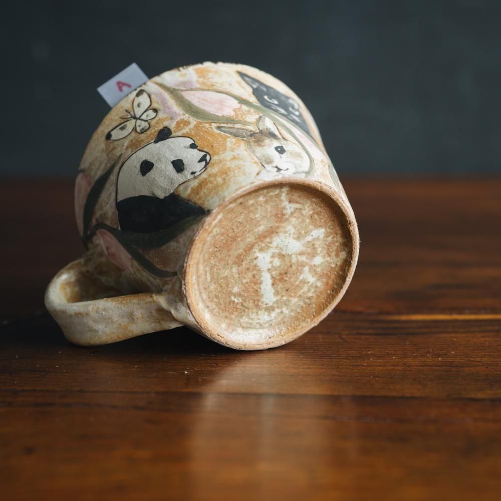 （2025年7月）【1点もの】acnepotterystudio　動物がたくさんのマグカップ　A4a<img class='new_mark_img2' src='https://img.shop-pro.jp/img/new/icons1.gif' style='border:none;display:inline;margin:0px;padding:0px;width:auto;' />