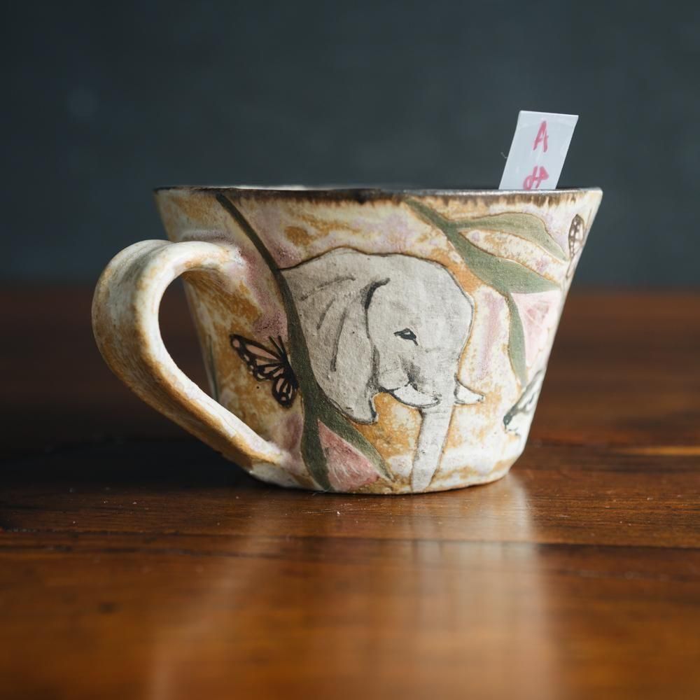 （2025年7月）【1点もの】acnepotterystudio　動物がたくさんのマグカップ　A4b<img class='new_mark_img2' src='https://img.shop-pro.jp/img/new/icons1.gif' style='border:none;display:inline;margin:0px;padding:0px;width:auto;' />