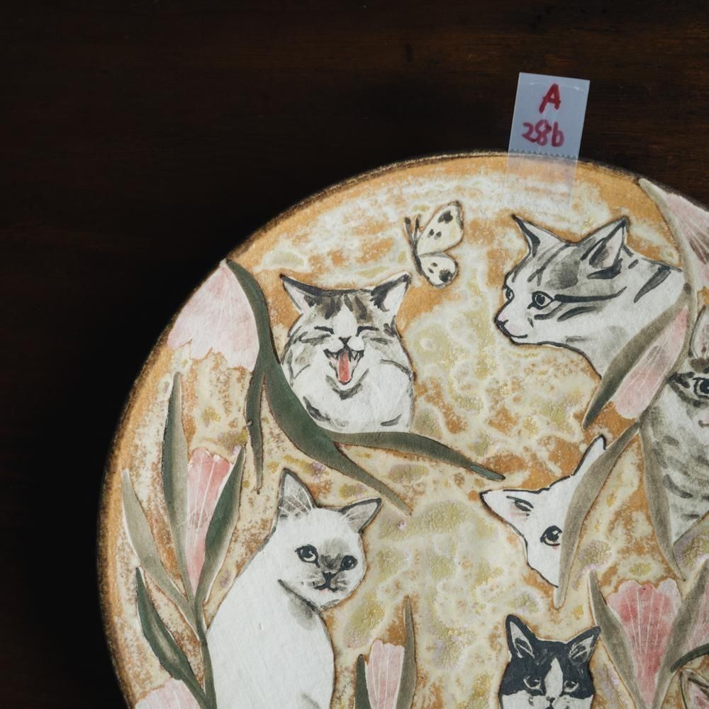 （2025年7月）【1点もの】acnepotterystudio　猫がたくさんのケーキ皿　A28b<img class='new_mark_img2' src='https://img.shop-pro.jp/img/new/icons1.gif' style='border:none;display:inline;margin:0px;padding:0px;width:auto;' />