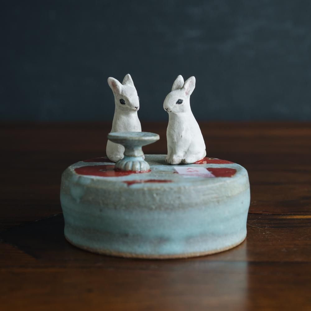 （2025年7月）【1点もの】acnepotterystudio　うさぎの高台アクセサリープレート　A49<img class='new_mark_img2' src='https://img.shop-pro.jp/img/new/icons1.gif' style='border:none;display:inline;margin:0px;padding:0px;width:auto;' />