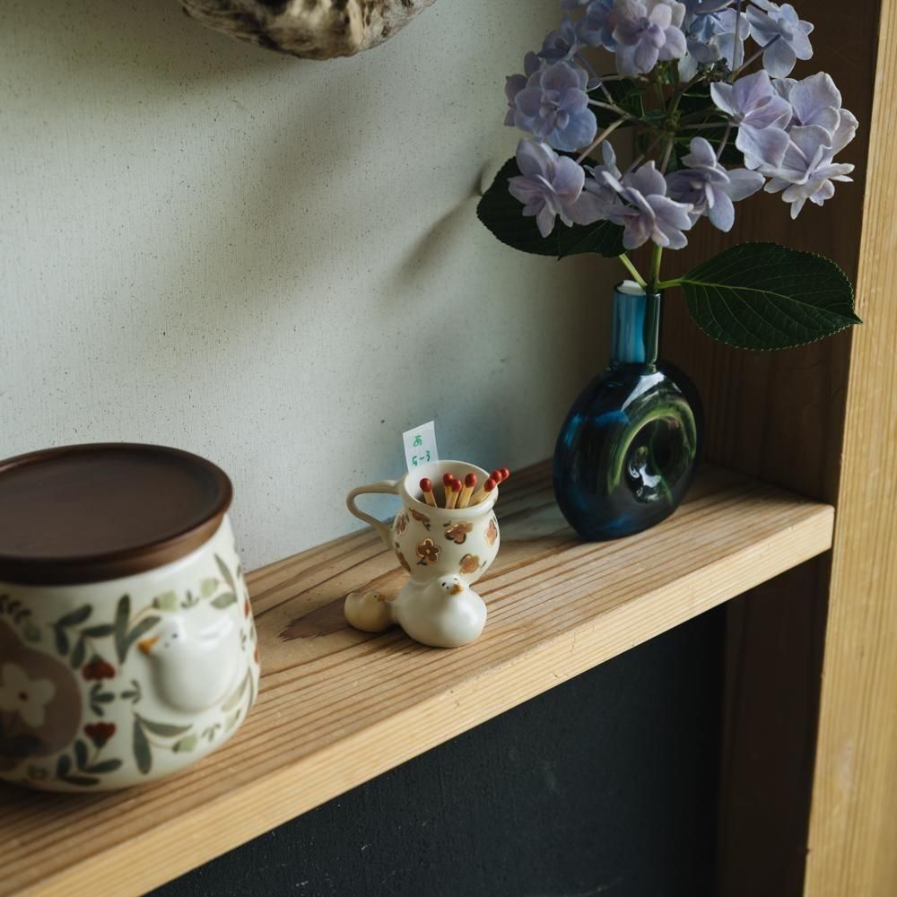 <img class='new_mark_img1' src='https://img.shop-pro.jp/img/new/icons1.gif' style='border:none;display:inline;margin:0px;padding:0px;width:auto;' />（2025年7月）荒井彩乃【1点もの】壺持ちアヒルB　あ5-3