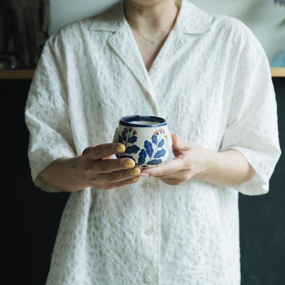 <img class='new_mark_img1' src='https://img.shop-pro.jp/img/new/icons1.gif' style='border:none;display:inline;margin:0px;padding:0px;width:auto;' />（2025年7月）荒井彩乃【1点もの】レリーフアヒルのカップ　あ8-9